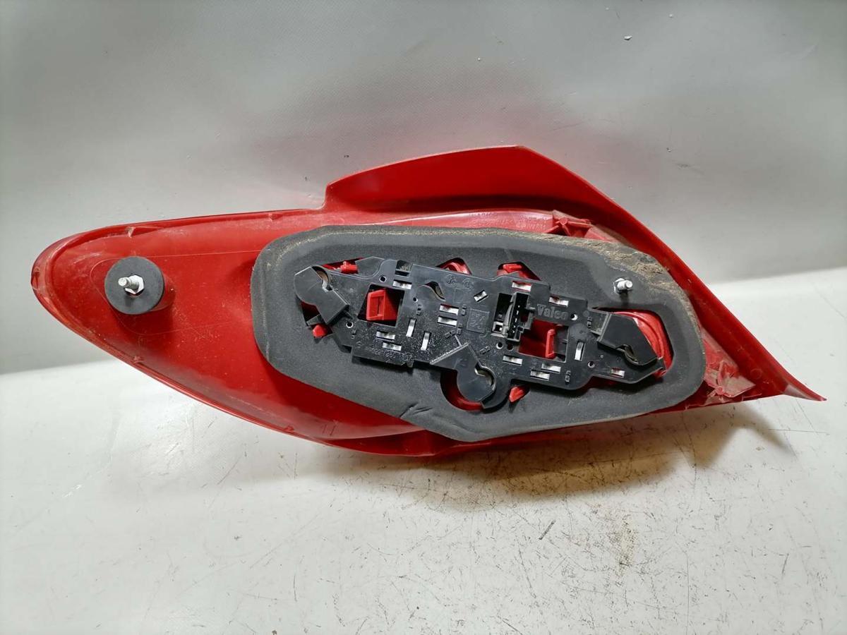 Peugeot 307 original R&uuml;cklicht R&uuml;ckleuchte Schlussleuchte rechts Flie&szlig;heck Bj.2001